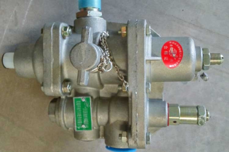 SH380 oil-water separation combined valve